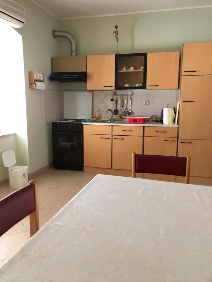 Apartman Refik Appartamento Mali Lošinj Esterno foto
